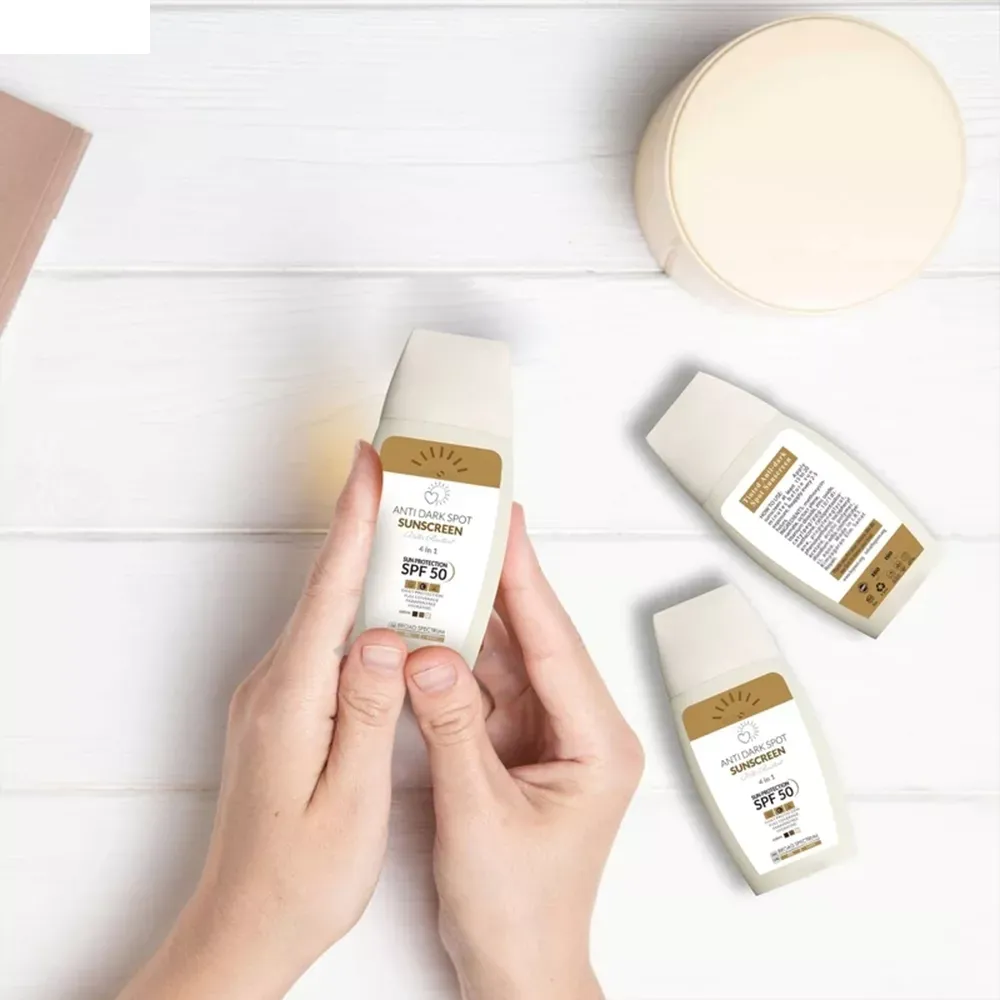 کرم ضد آفتاب و ضد لک رنگی هپسان SPF50 بژ طبیعی مناسب پوست چرب و مختلط حجم 50 میلی لیتر